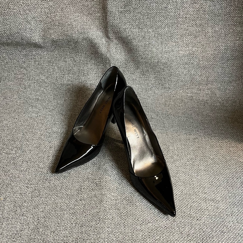 Nine West patent leather power heels! Lightly used and in beautiful condition